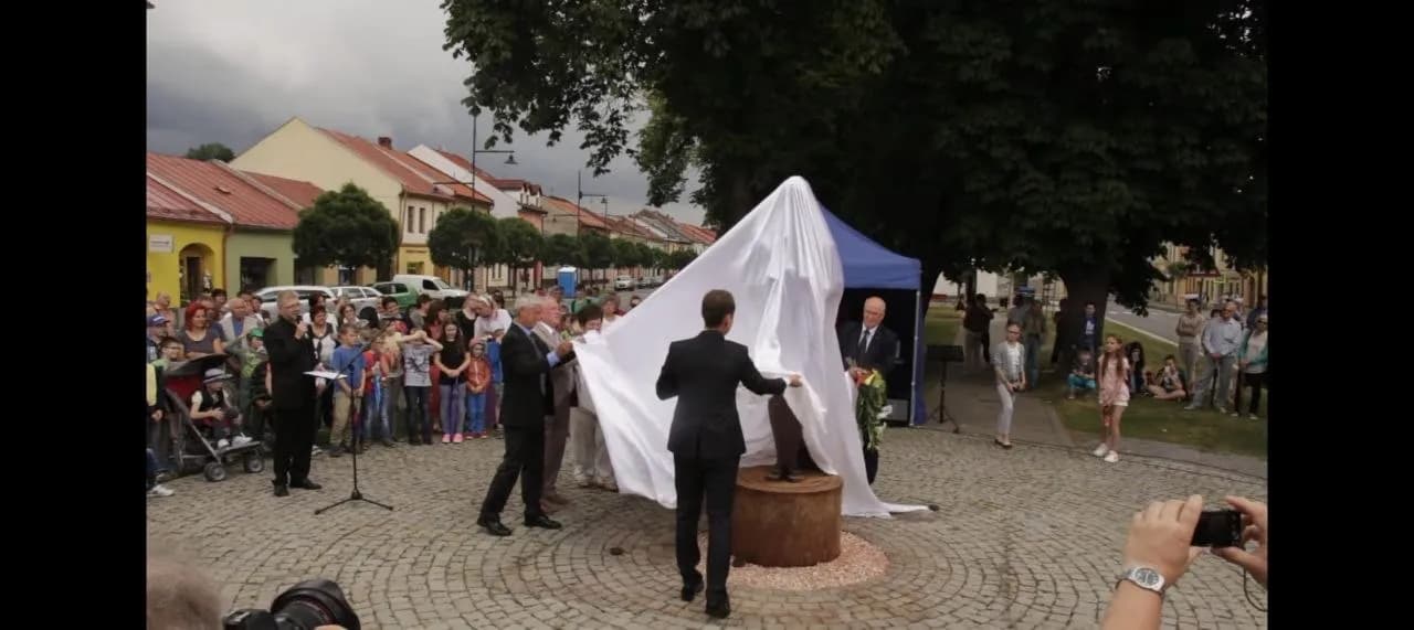 Odhaľovanie sochy Oscara
